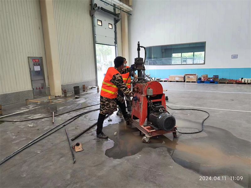 阳山厂房地面下沉塌陷注浆加固施工